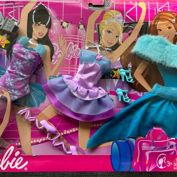 Barbie I can be Dance fashion Pack outfits 2011 - Picture 4 of 12